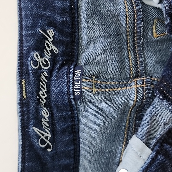 American Eagle  Women's Stretch Blue Dark Wash Denim Jean Shorts Size 2 - Picture 6 of 15